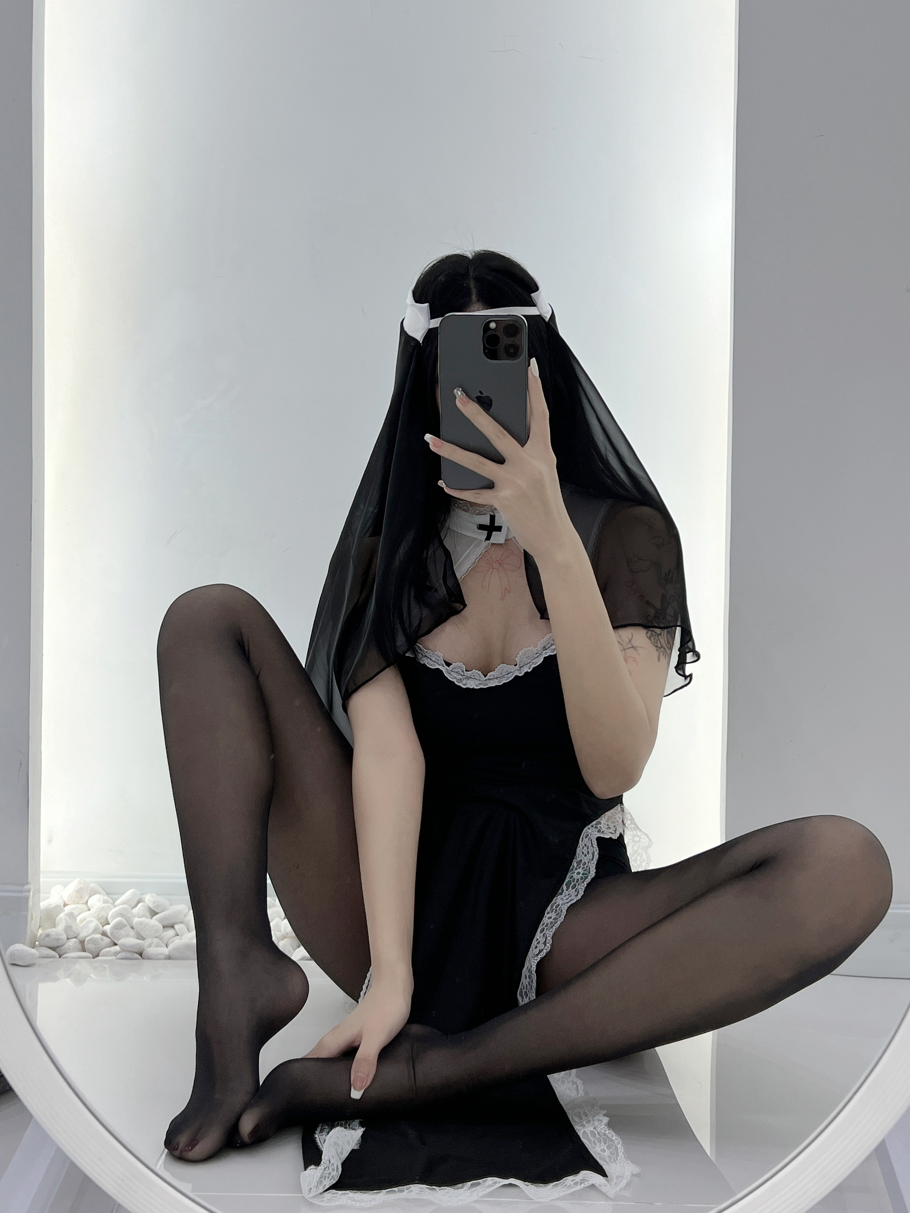鱼神 – 修女服 26P 2V